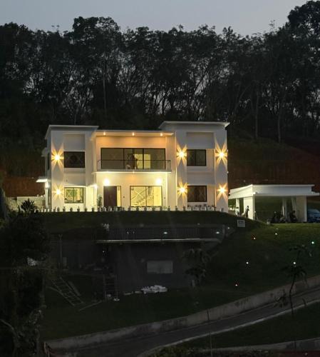 Kedavur Villa | KiwiOz Villa