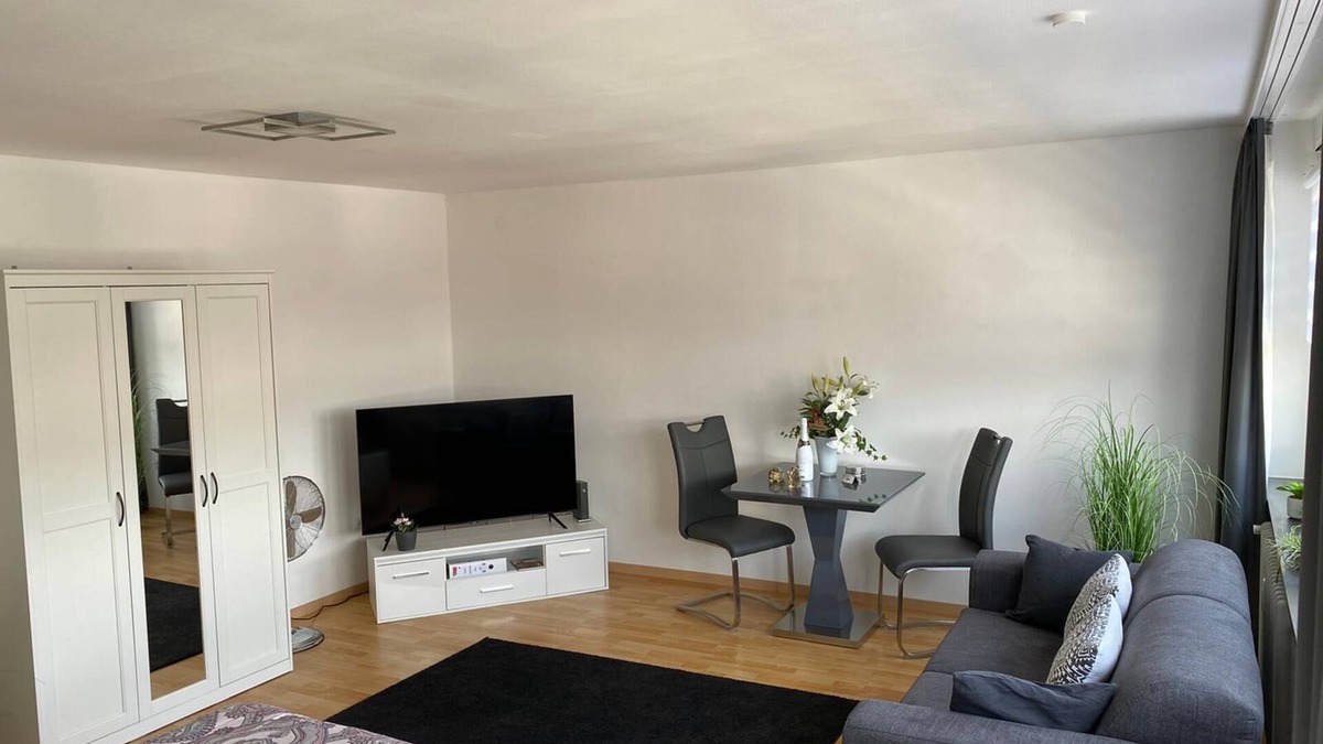 Kaiserslautern Apartment | KL33: Newly renovated Studio Apartment