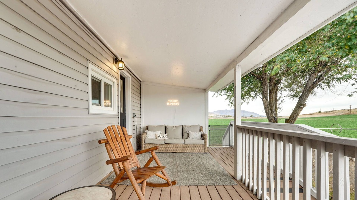 Klamath Falls House | Klamath Falls Home on 189 Acres: Fire Pit & Grill!