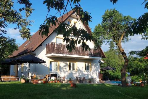 Tocna House | Klasický dům, 5 ložnic , 5 bedrooms, Praha