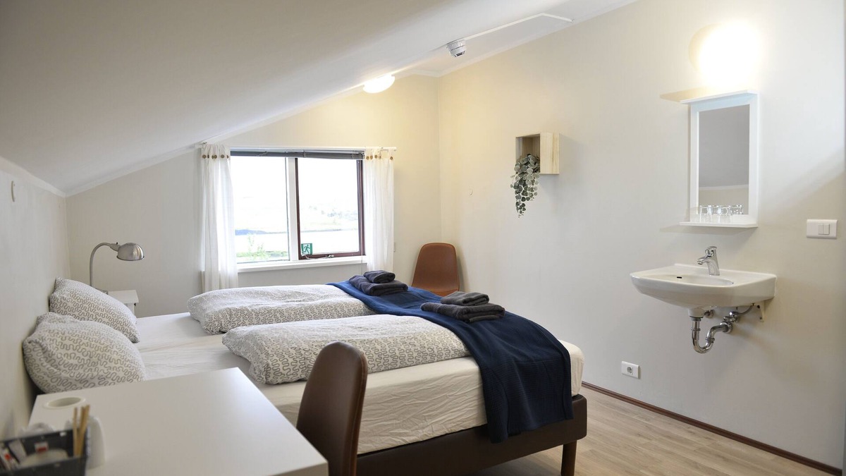Kirkjubaejarklaustur City Center House | Klausturhof Guesthouse