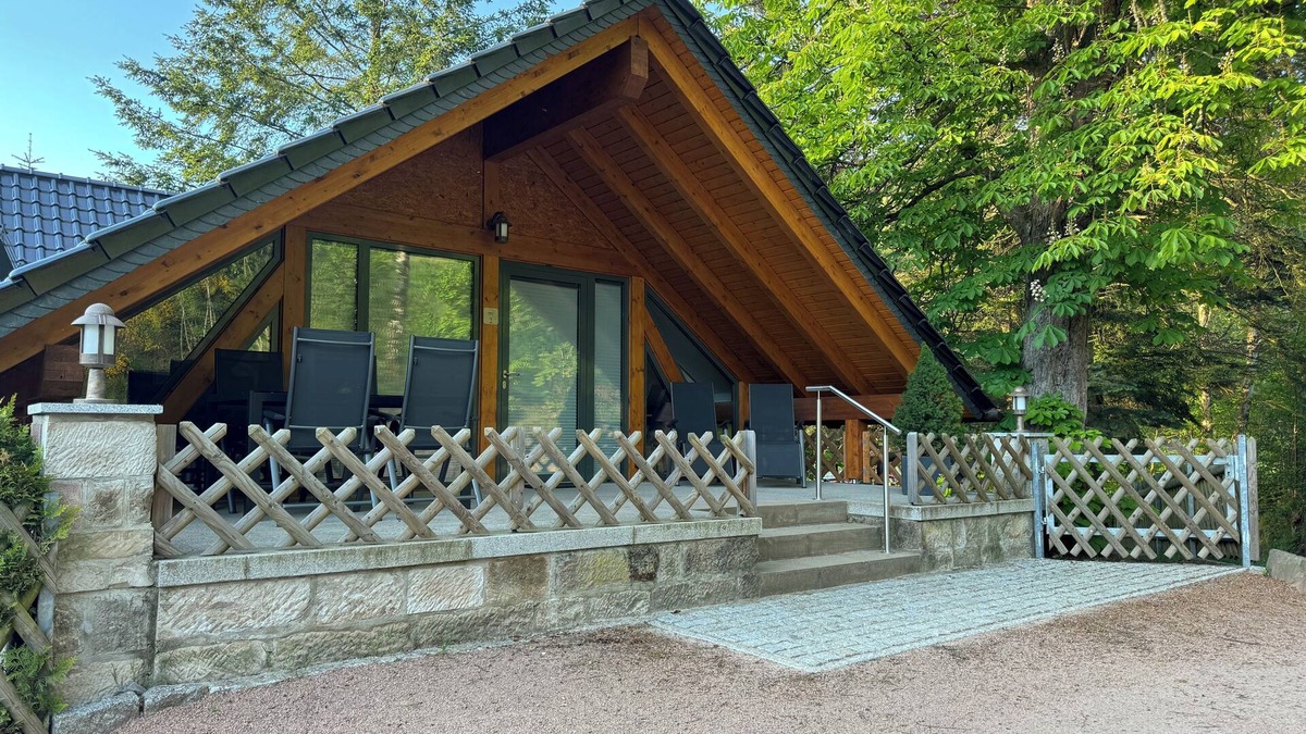 Heles Apartment | Kleine Auszeit im Wald - mit Schwimmbad!