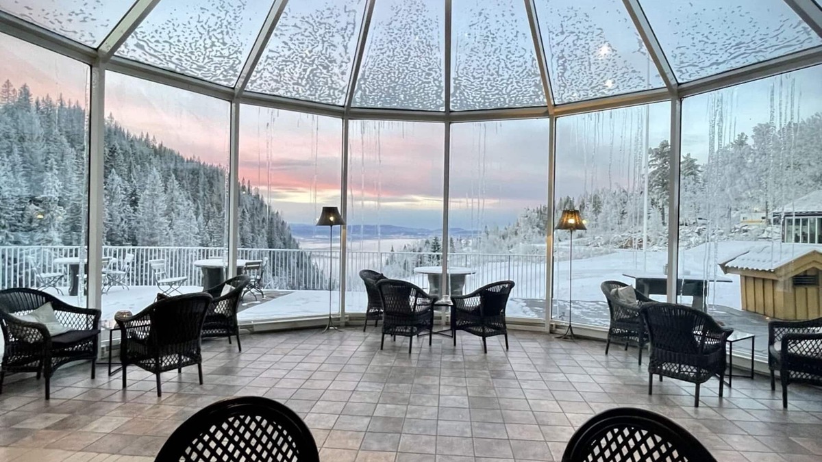 Hole Hotel | Kleivstua
