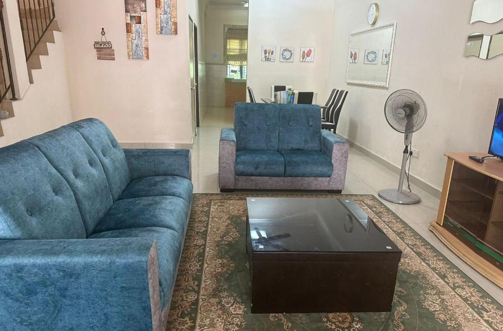 Kota Warisan House | KLIA REDZA HOMESTAY WARISAN INDAH