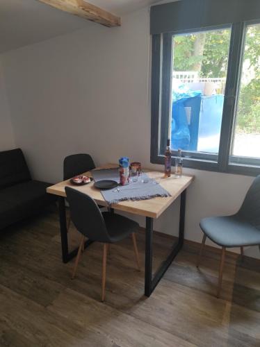 Budyne nad Ohri Apartment | Klid