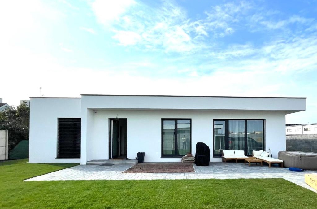 Dunajska Luzna House | Klimatizovaný Apartmánový dom s vírivkou, 10A