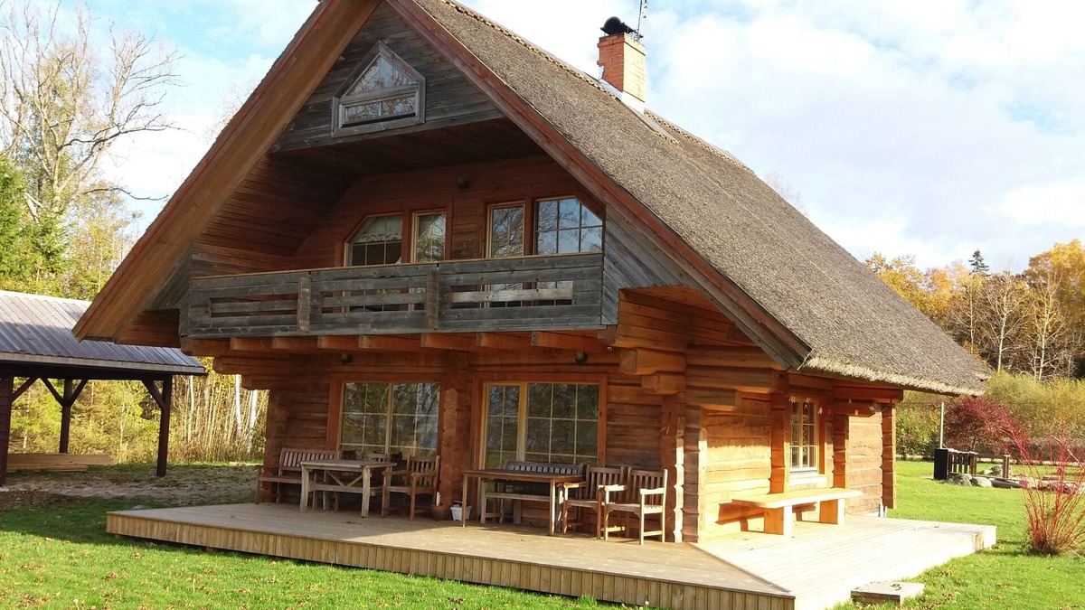 Limbazi Municipality House | Klintskalni 1 - Beautiful big house on beach