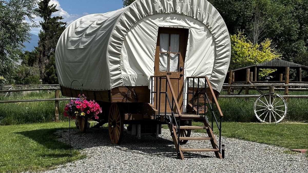 Salmon Cabin | Klondike “Conestoga” Wagon at J&J Cabins