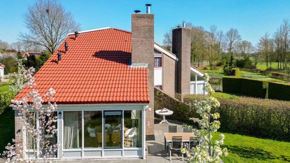 Zwiggelte House | Kluud | Beautiful home with Sauna and Fireplace