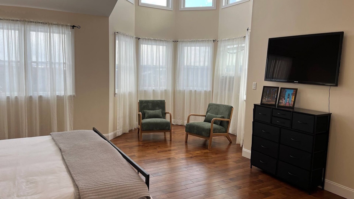 Laurens House | Knight's landing- Large home, long distance views, under 10 miles to ASV