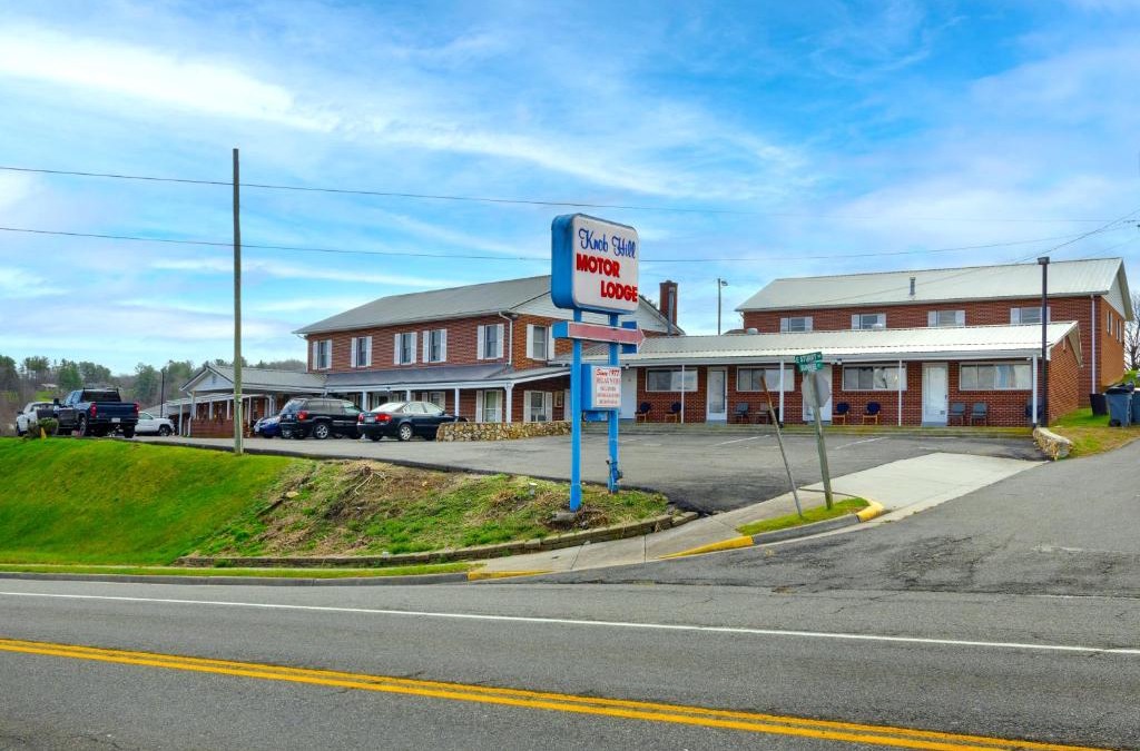 Hillsville Hotel | Knob Hill Motor Lodge