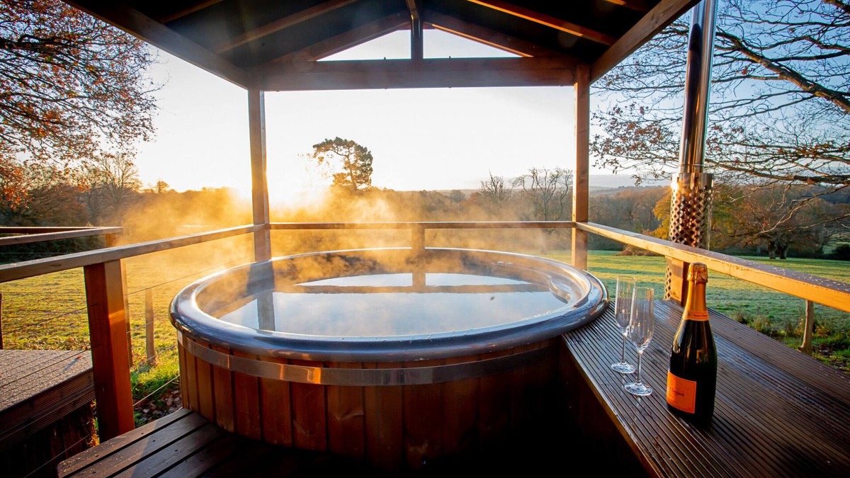 Chiddingstone Hoath Ski Chalet | Knole Luxury Dome