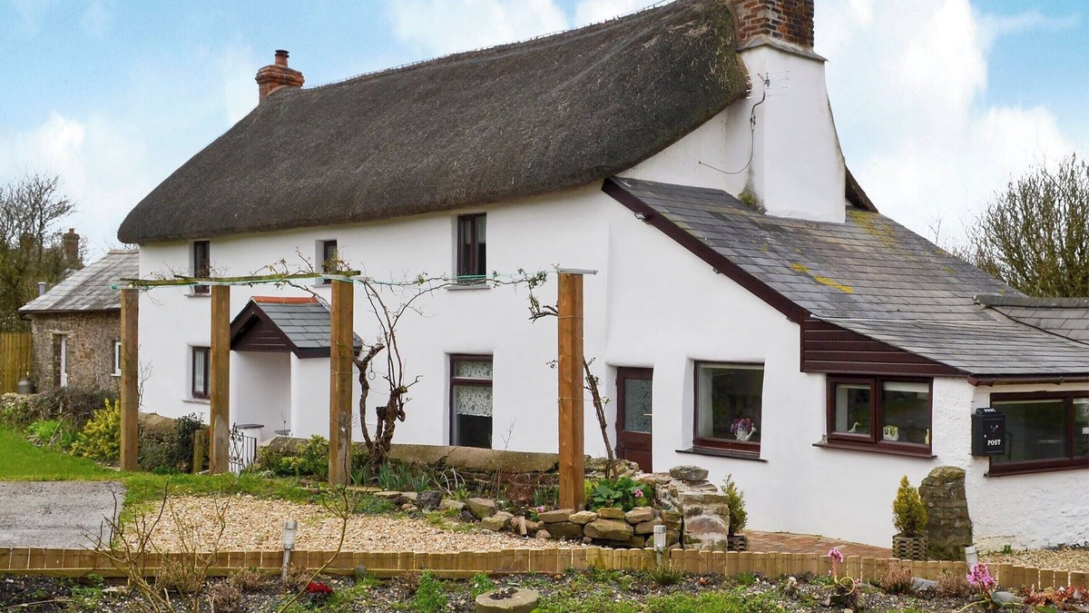 Bideford Cottage | Knotty Corner Cottage