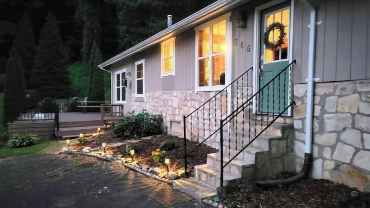 Fontana Dam Cottage | Knotty & Nice Cottage Mountain Views, Near Tail of the Dragon, & Fontana Village