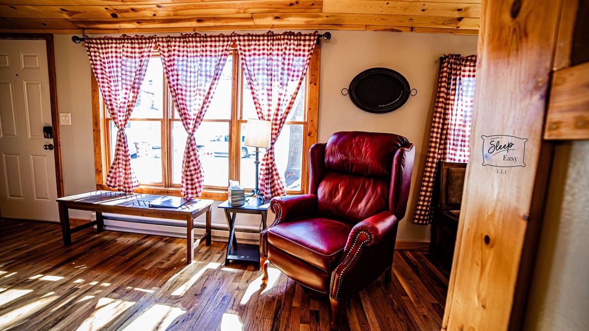 Nevada Cabin | Knotty Pine Bunkhouse