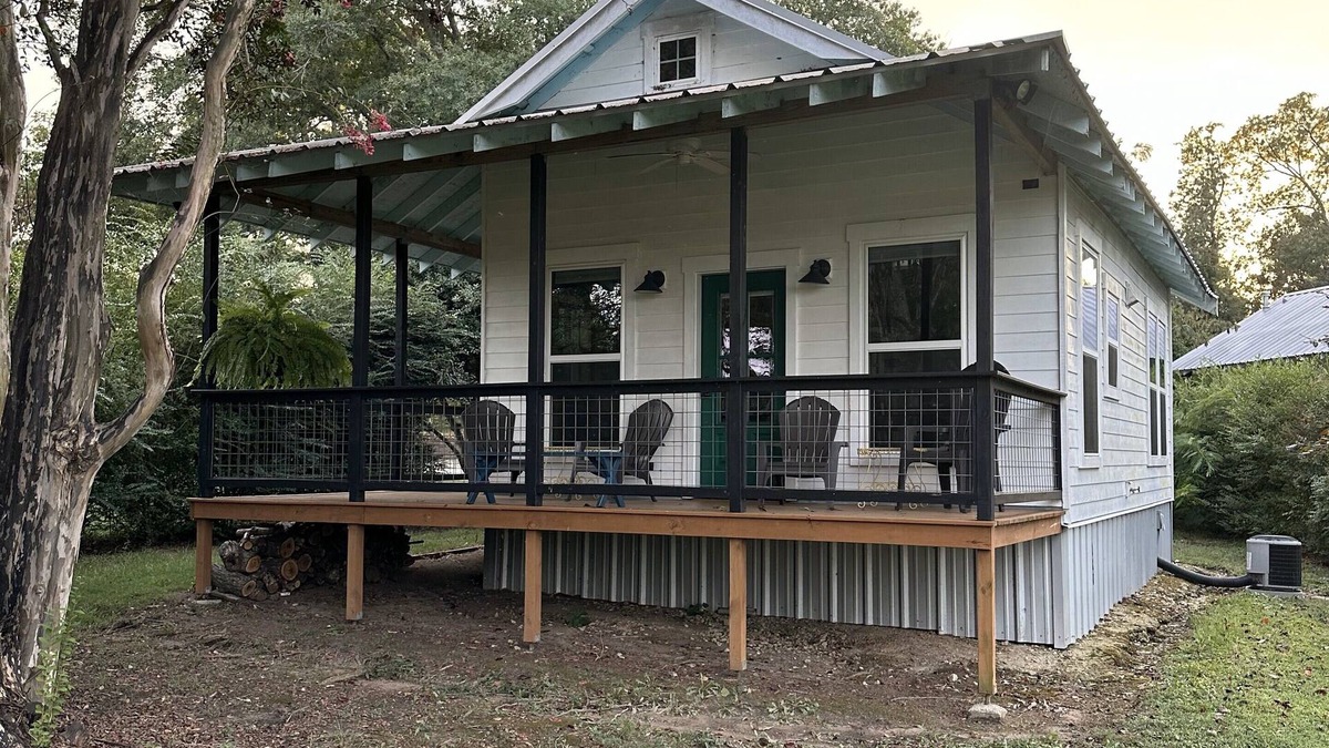 Ore City Cottage | Knox Lakeside Cottage, 1 bedroom plus loft on Lake O' the Pines