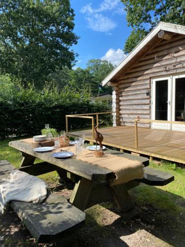 Sevenum Ski Chalet | Knus boomstamhuisje op de Schatberg - nabij Toverland