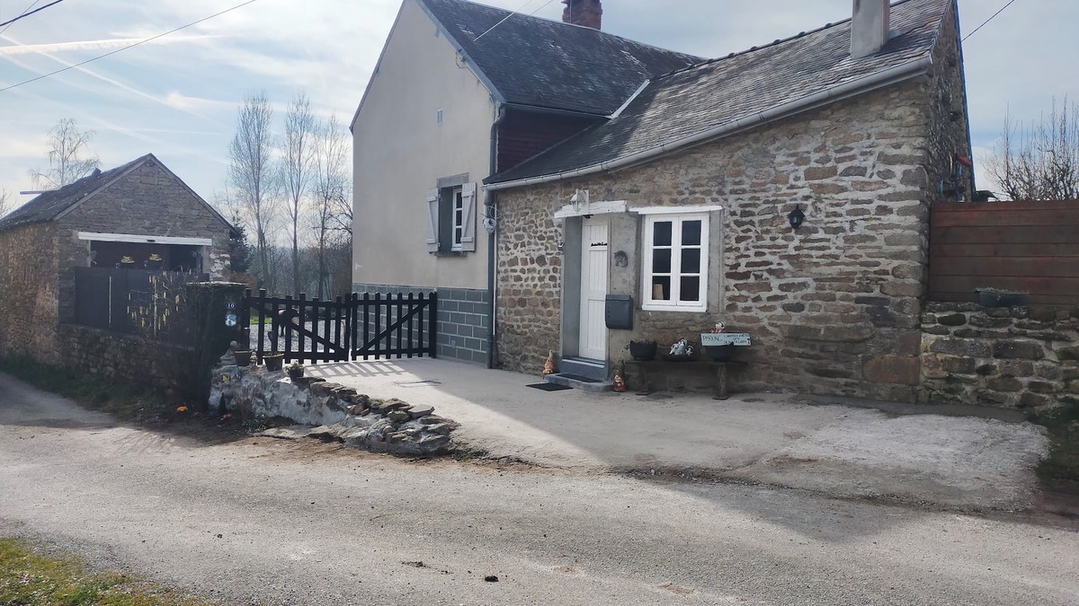 Crozant Apartment | Knus Verblijf Voor het Hele Gezin met Uitzicht Over de Vallei van de Creuse