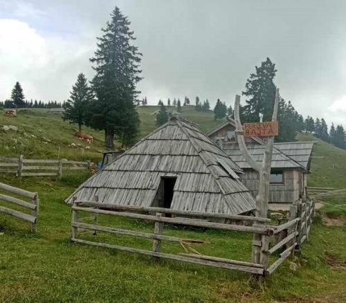 Kamnik Ski Chalet | Koča NA PIRČO'V - Gojška planina