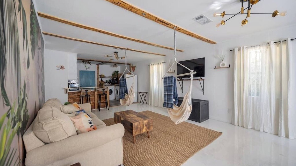 West Pensacola Apartment | Koala Café~FirePit~BBQ~Kid Ready