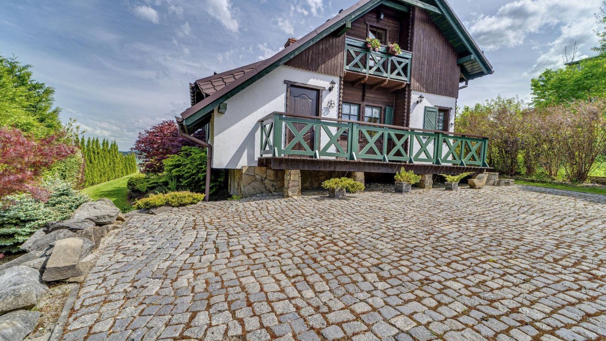 Rychwałd House | Kogucik by Interhome