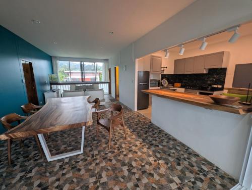Thong Krut House | Koh Tan Cuisine High View