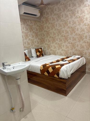 Bandra East Apartment | Kohinoor Guest House
