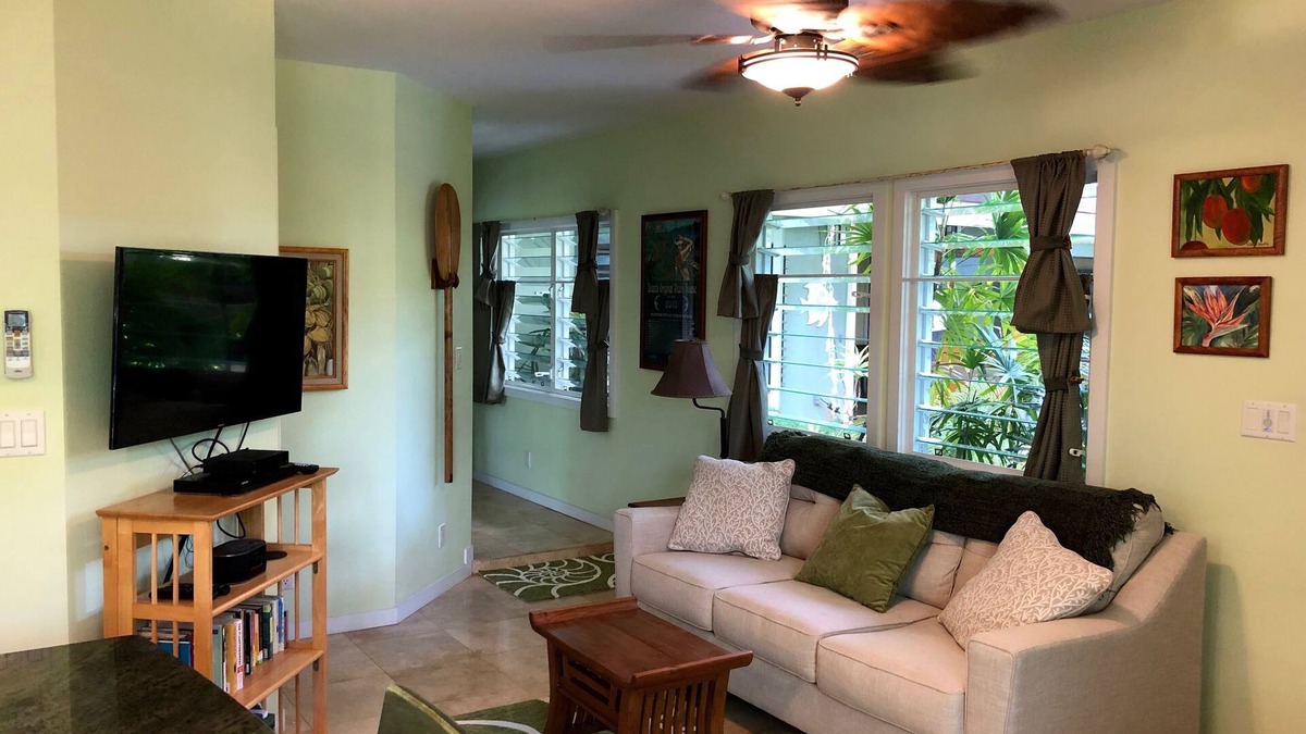 Kuulei Tract Cottage | Koi Palms 1 bedroom Cottage - Great location! 5 Minute Walk to Kailua Beach!