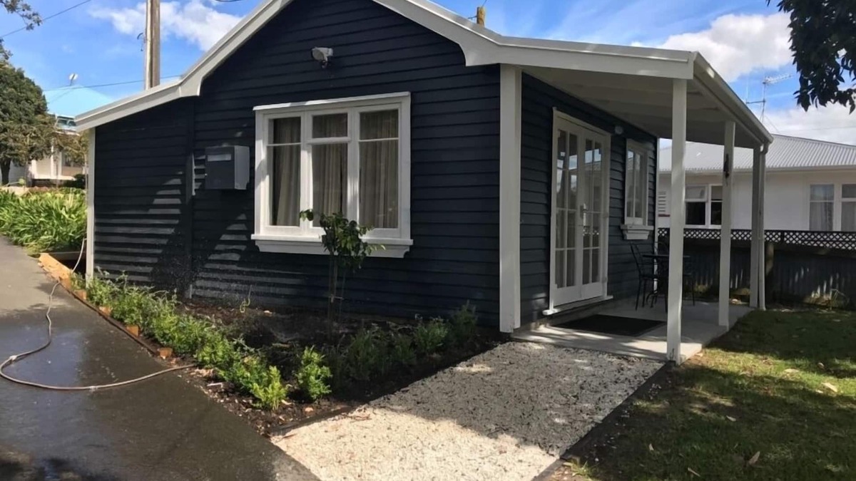 Whanganui Cabin | Kokako Lodge Wanganui