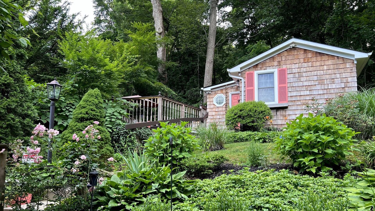 Cold Spring Harbor Cottage | Kokomo Cottage, Cozy Beach Town Bungalow