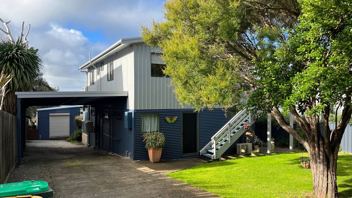 Smiths Beach House | Kokomo - Family and dog friendly with great views in Smiths Beach