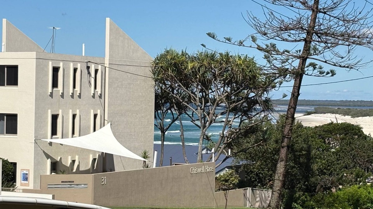 Caloundra Apartment | Kokomo Unit 4 - Enjoy cool ocean breezes from your balcony and lounge