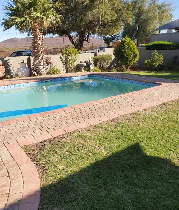 Prieska Apartment | KOL-IN SELF CATERING