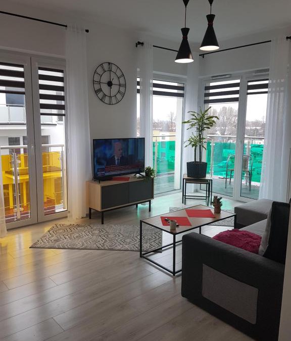 Bielsko-Biala Apartment | !KOMFORT APARTAMENT KUSTRONIA Garaż Balkon Wanna