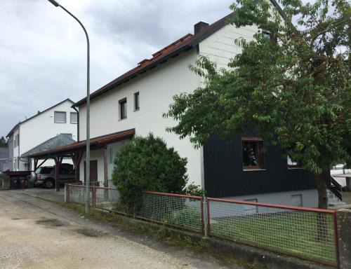 Reichertshofen House | Komfort Wohn- und Ferienhaus JAKOBI