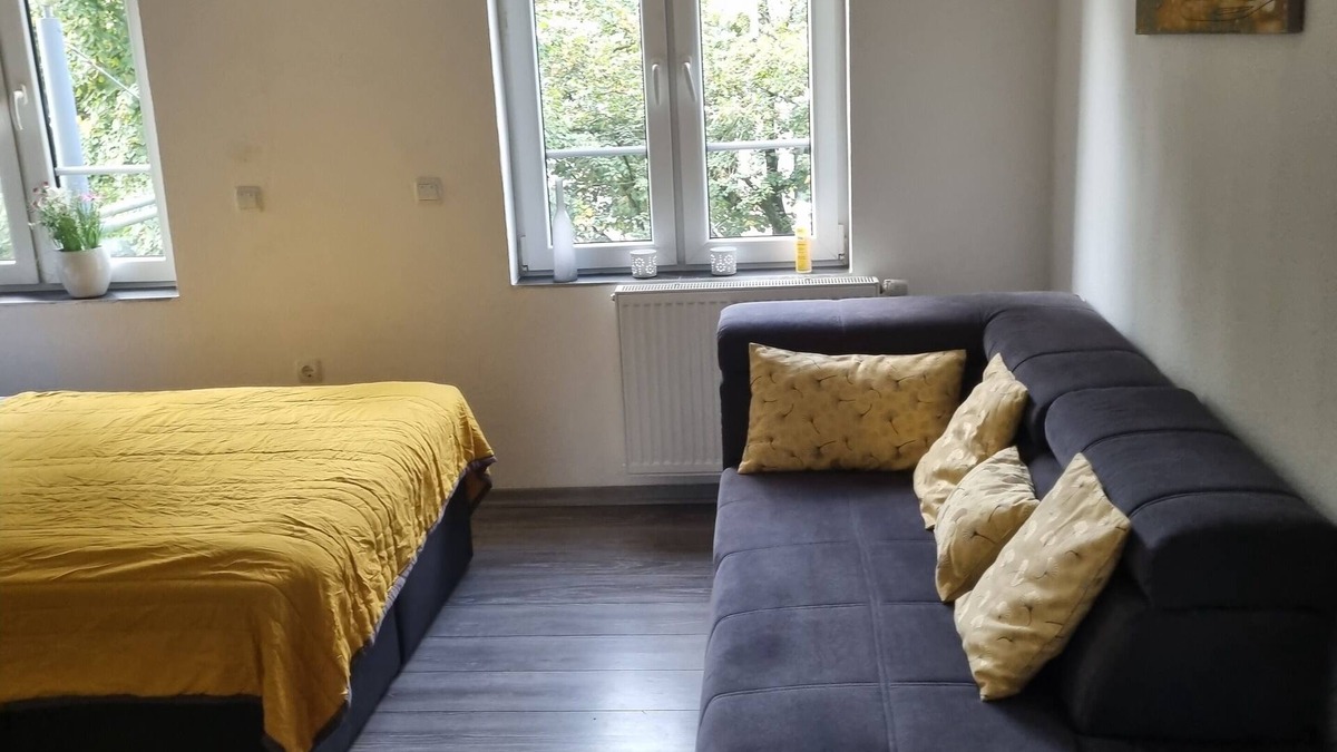 Krefeld Apartment | Komfortable 2-zimmer Wohnung in Krefeld, Zentral, Nähe Düsseldorf