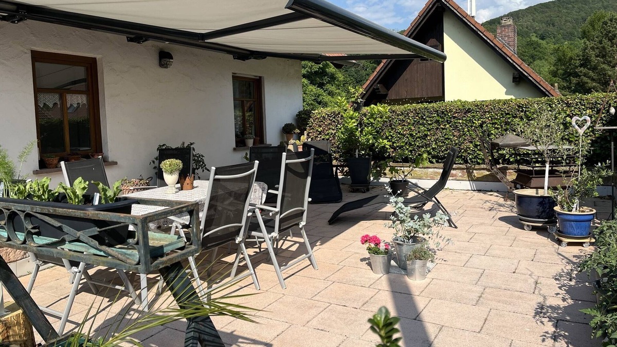 Morlesau Apartment | Komfortable 65qm Ferienwohnung mit Terrasse, Haustiere erlaubt