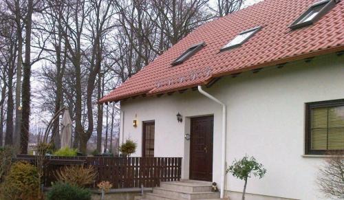 Elstra Apartment | Komfortable Ferienwohnung mit Balkon und Blick in den Schlosspark