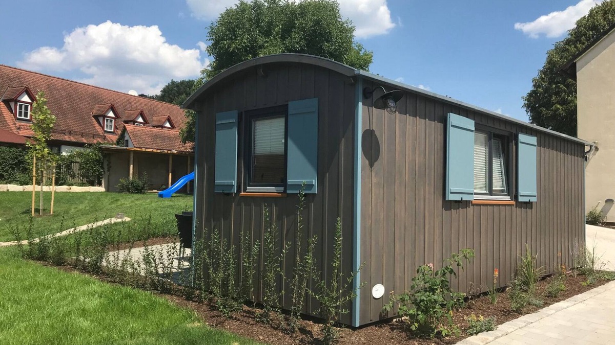 Aue Apartment | Komfortabler und geräumiger Schäferwagen mit Strom- und Heitznetzanschluss sowie einer Miniküche