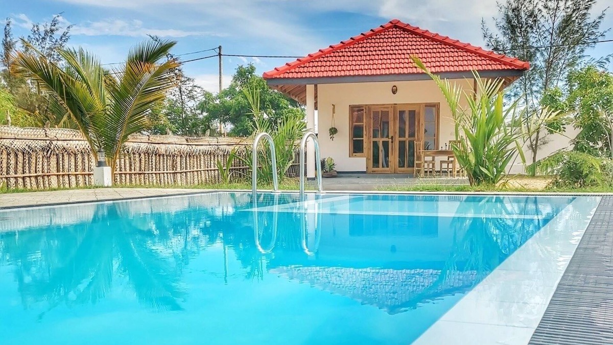 Pottuvil Cabin | Komfortables Doppelzimmer mit Pool, Wifi und Kühlschrank mit Strandzugang