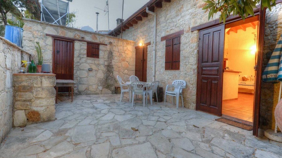 Lofou Villa | Komi Lofou House