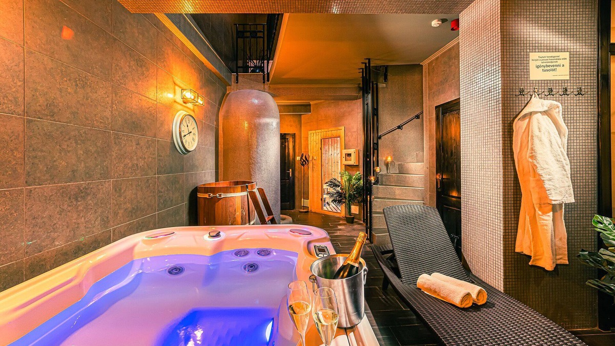 Gyula Hotel | Komló Hotel Gyula