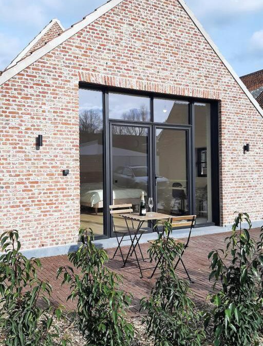 Hoogboeregem Apartment | Komo Hill Stays - guestroom Komo Cosy