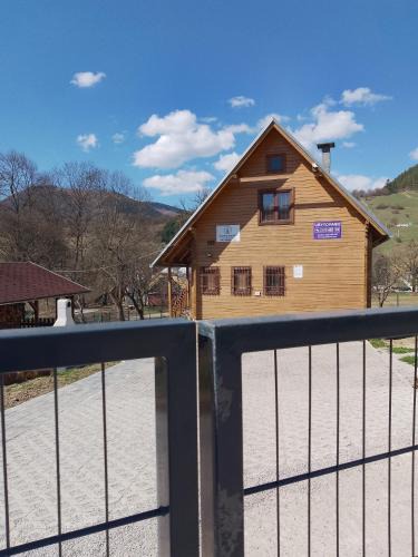 Kalameny House | Komposesorátny dom Kalameny