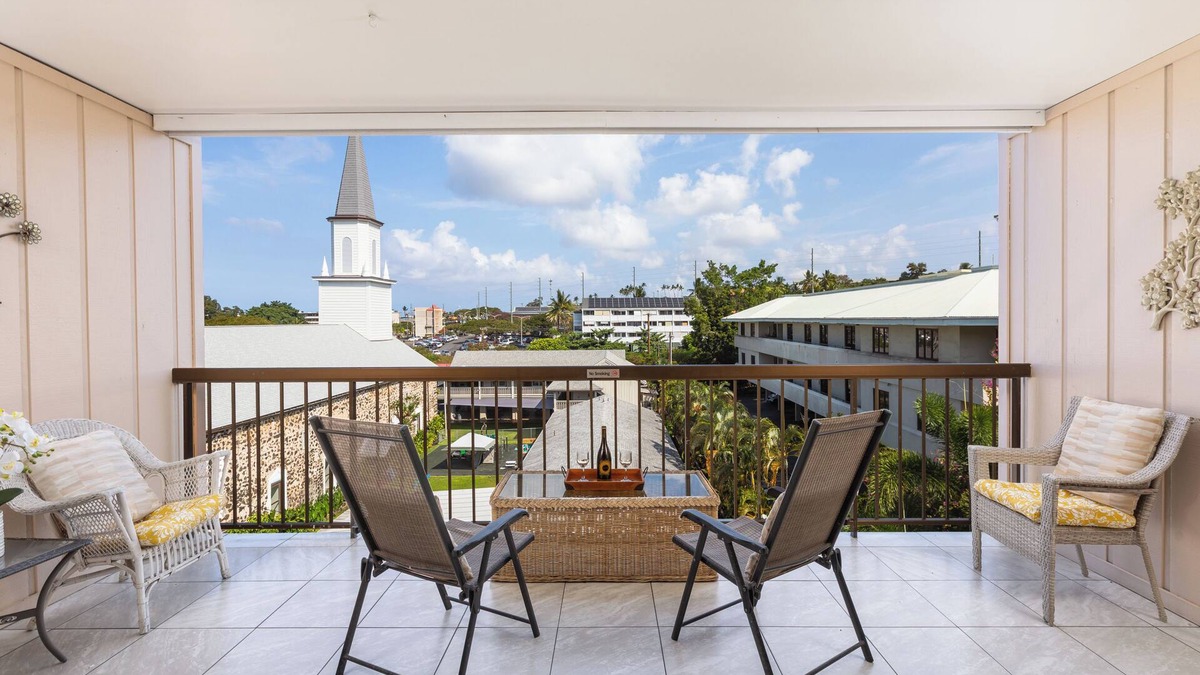 Historic Kailua Village Condo | Kona Plaza#414 Top Floor Unit in Heart Of Kona Town: AC & Elevators!