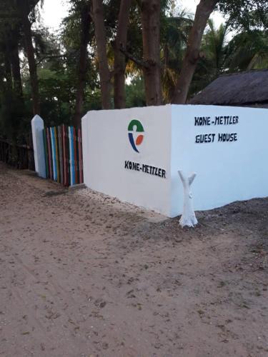 Abeme House | KONE-METTLER GUEST HOUSE