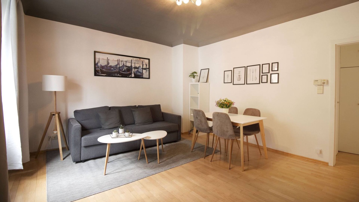 Gablenberg Apartment | [Königstraße] - Bright apartment in the heart of Stuttgart Ost