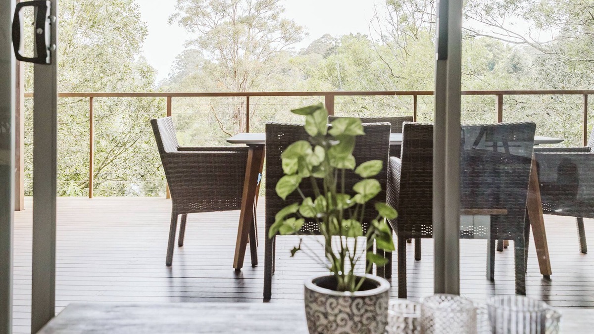 North Maleny House | Kookaburra - Private One Bedroom Cottage with Lake View