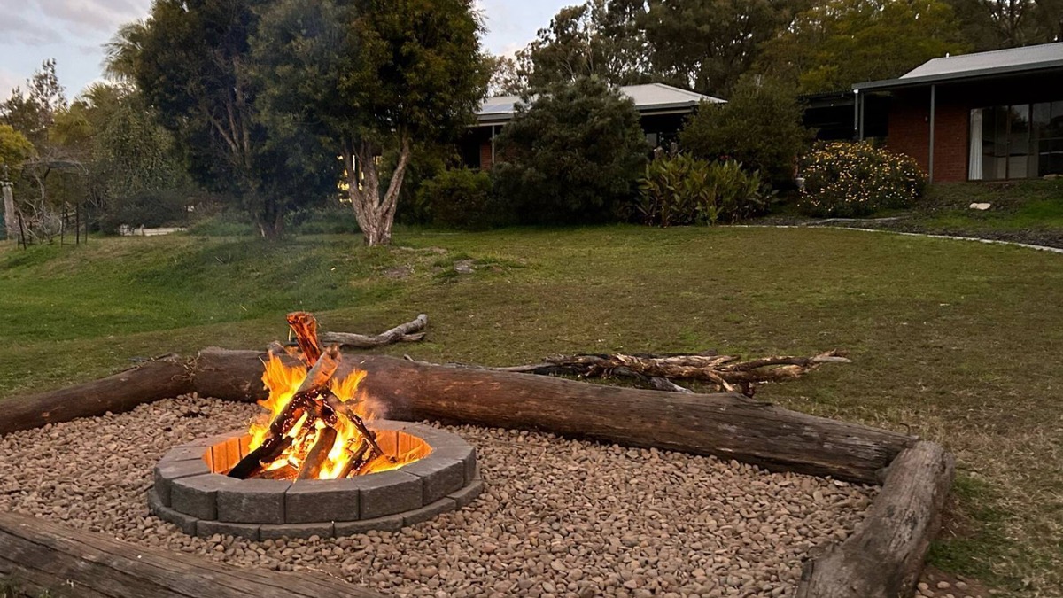 North Rothbury House | Kookaburra Range escape
