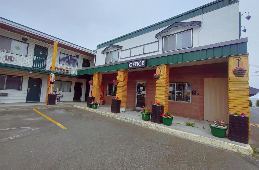 East Kootenay Hotel | Kootenay Country Inn
